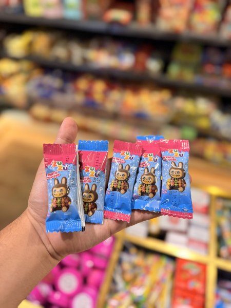 خمسة لابوبو شوكولاته